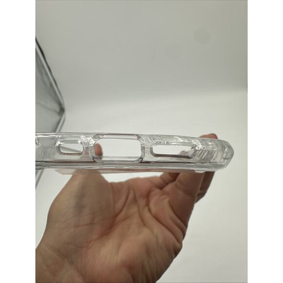 Spigen for iPhone 16 Pro Case, Ultra Hybrid T MagFit - Picture 3 of 6